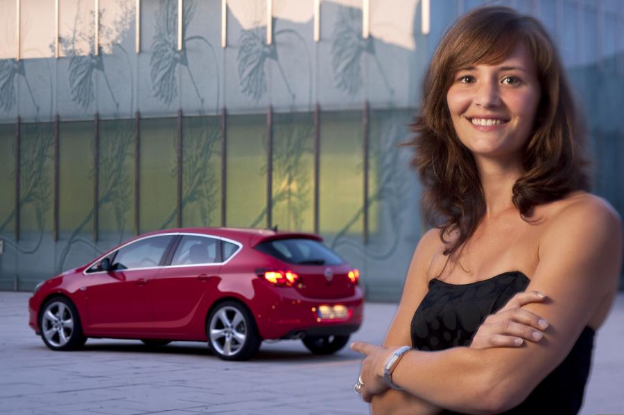  Opel Astra 5-Door 2009 года  (фото 65 из 170)